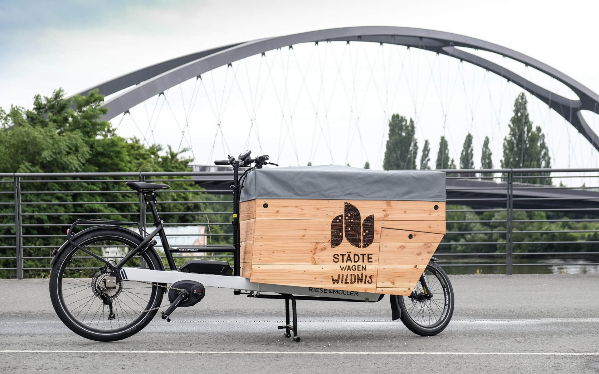 mobile Minimal-Austellung transportiert und verpackt in einem Lastenrad