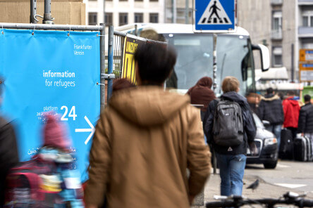 Gleis 24 Aufnahmemanagement für Geflüchtete HBF Frankfurt Außenbereich