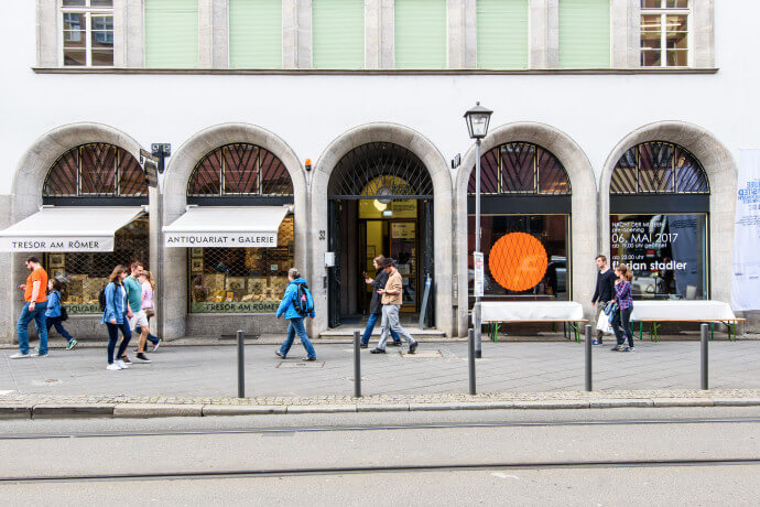 Frankfurter Salon Schaufensterfront