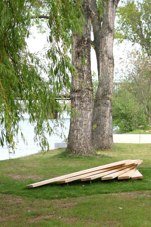 Klimaroute Station Flussfluten Holzskulpturen