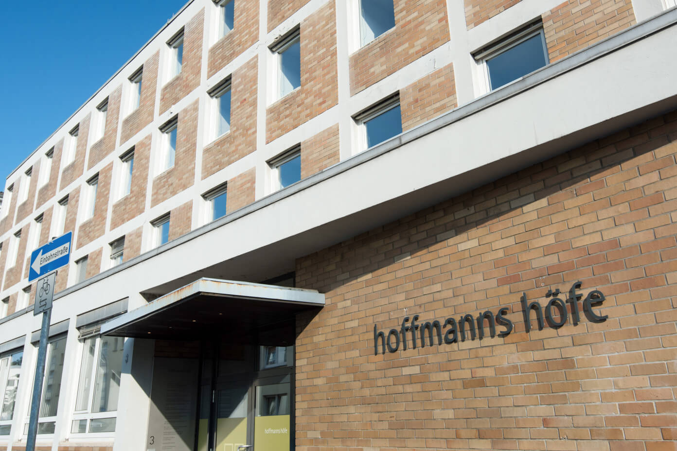 hoffmanns höfe Fassade Schriftzug